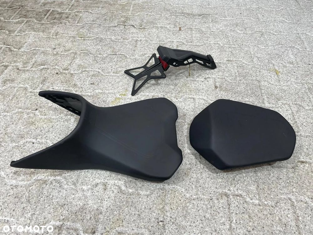 siedzenie kierowcy i pasażera, mocowanie tablicy rejestracyjnej KTM Super Duke 1290 GT  (nr1367) - 1