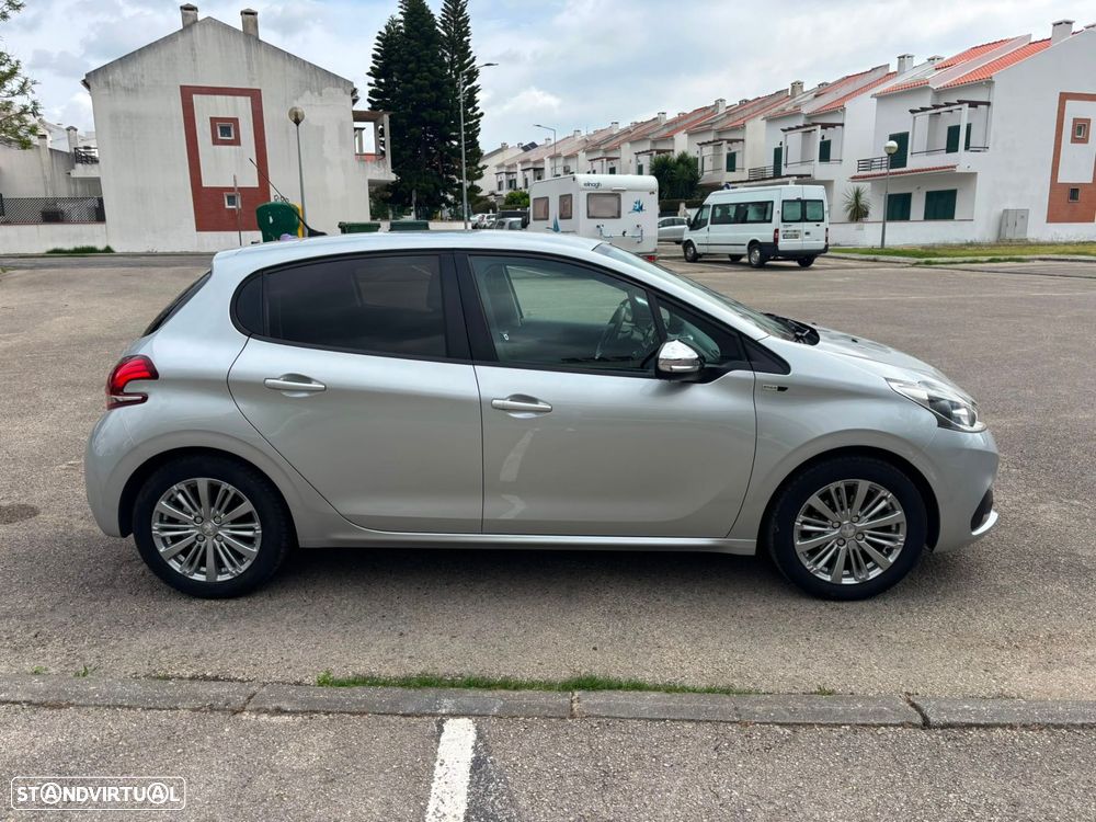 Peugeot 208 1.2 PureTech Style - 6