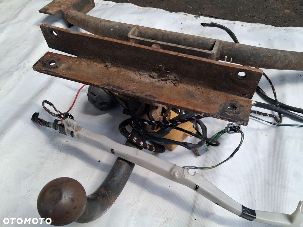 Volvo v50 2007 ZESTAW HAK HOLOWNICZY BELKA + KULA - 2