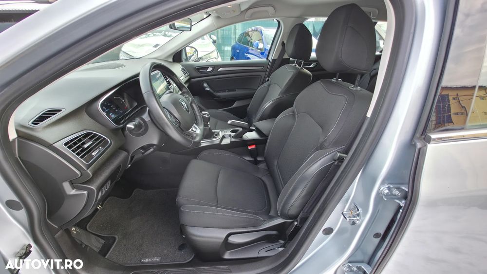 Renault Megane BLUE dCi 115 INTENS - 13