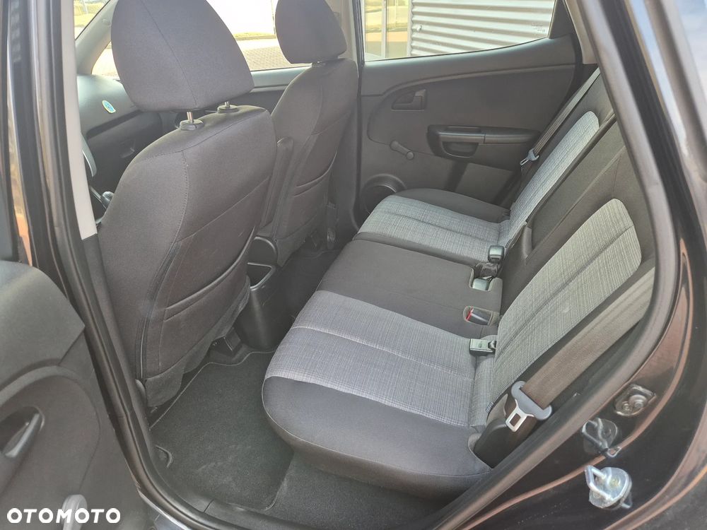 Kia Venga 1.6 Business Line - 12