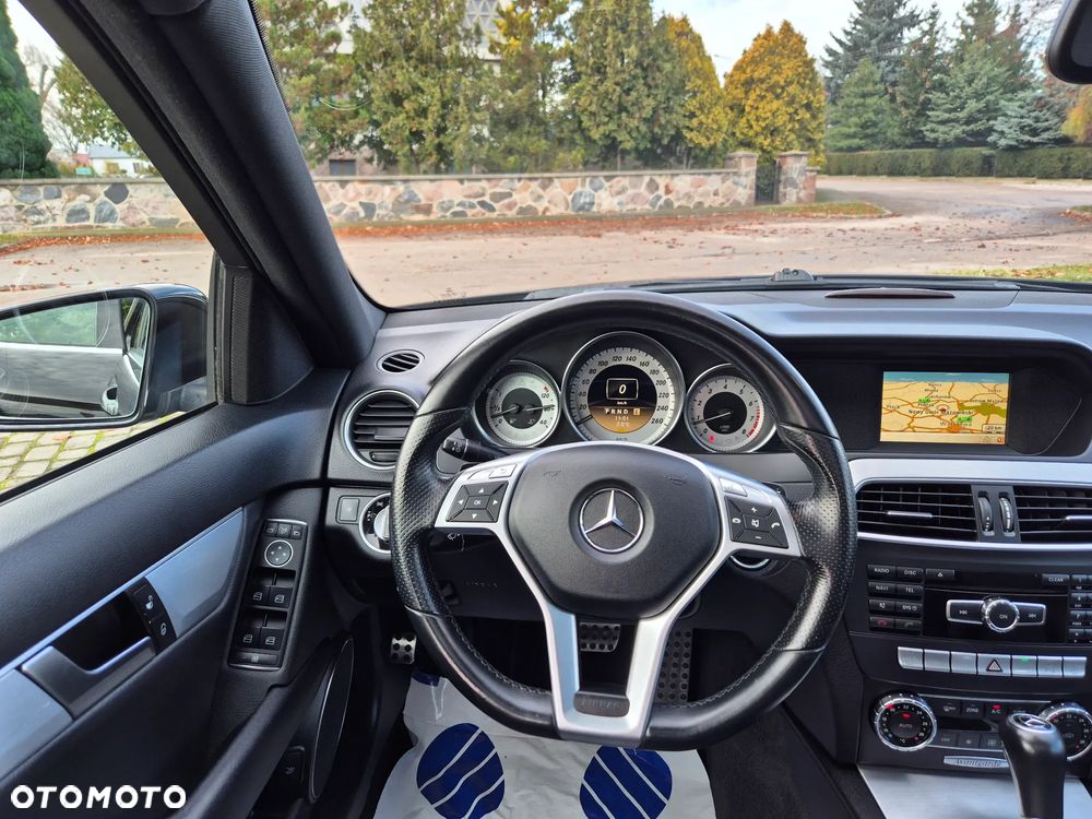 Mercedes-Benz Klasa C 180 BlueEFFICIENCY 7G-TRONIC Avantgarde - 31