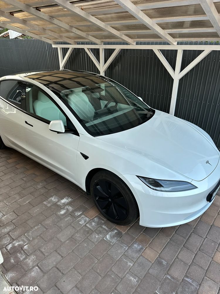 Tesla Model 3 - 3