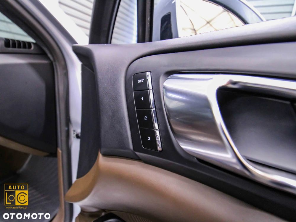 Porsche Cayenne S Diesel Platinum Edition - 31