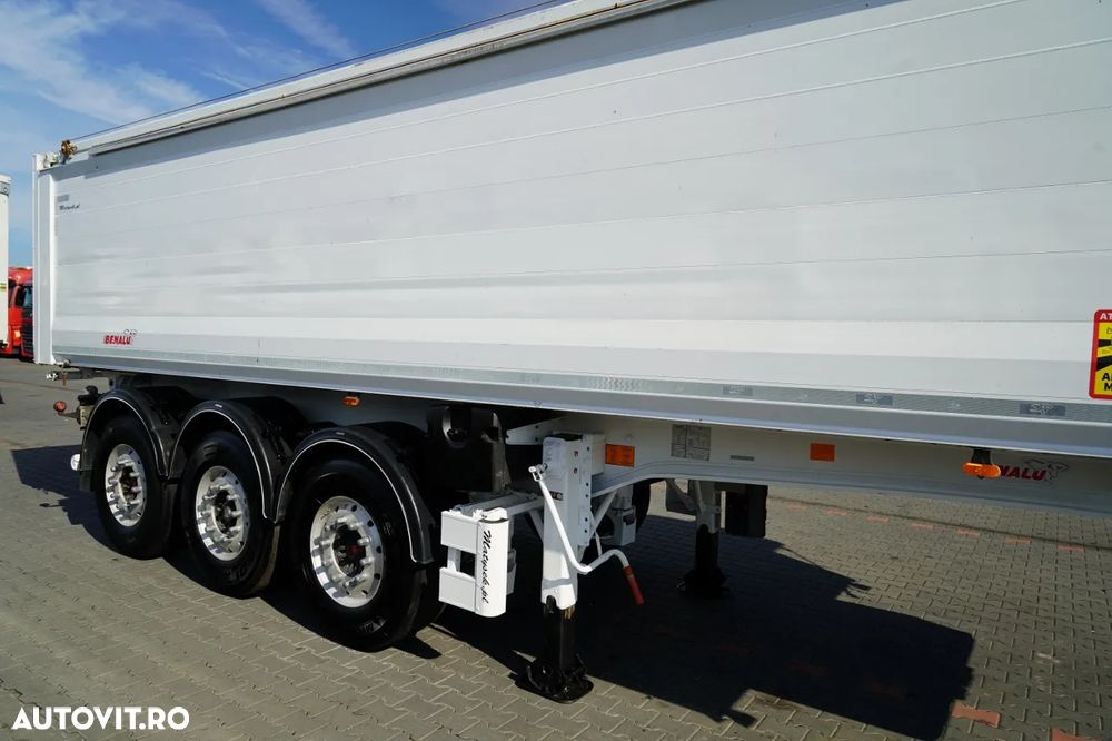 Benalu BASCĂ/ 30 m³ / ALUMINIU / AXĂ RIDICATĂ / GREUTATE: 5.100 KG / SAF / JANTE DIN ALIAJ / - 11