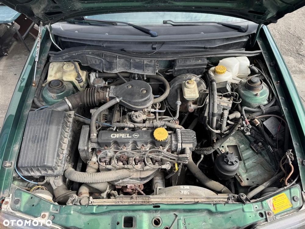 Opel Astra 1997 poj. 1.6 benzyna 75 KM - NA CZĘŚCI - 6