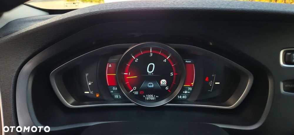 Volvo V40 Cross Country D3 Drive-E Momentum - 23