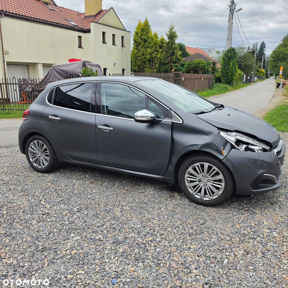 Peugeot 208 1.2 PureTech Style - 8