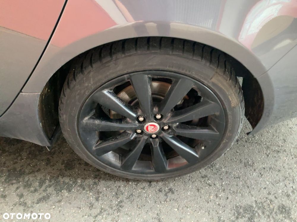 Jaguar XF 30d Prestige - 12