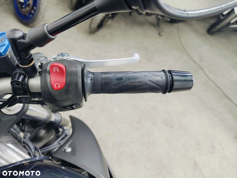 Yamaha XJ - 16