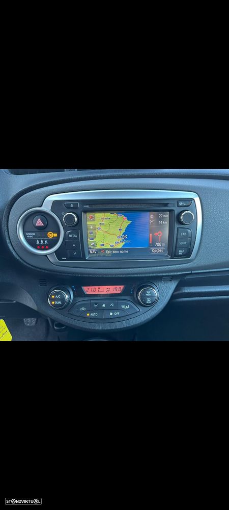 Toyota Yaris 1.0 VVT-i Sol High Pack - 8