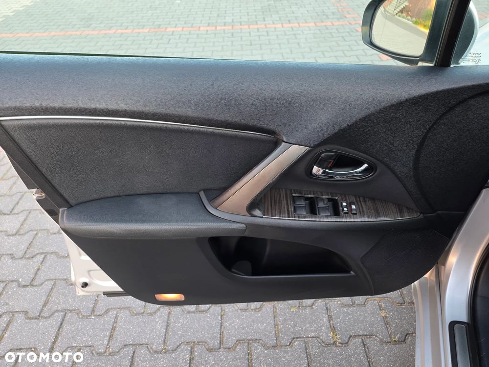 Toyota Avensis 2.0 D-4D Style - 36