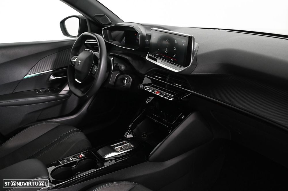 Peugeot 2008 1.2 PureTech Allure Pack EAT8 - 18