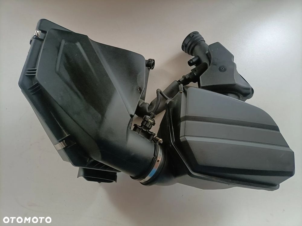 OBUDOWA FILTRA POWIETRZA REZONATOR BMW G20 G21 BENZYNA 8656981 8580424 - 1