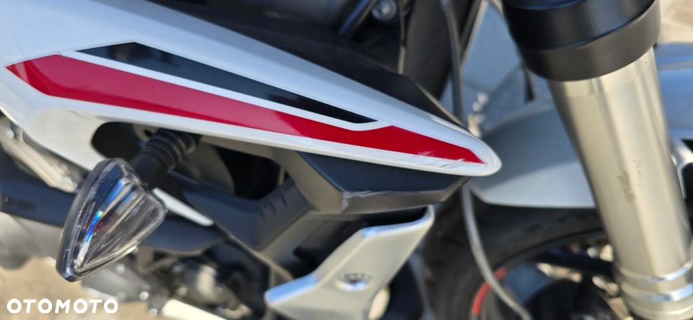 Triumph Street Triple - 13