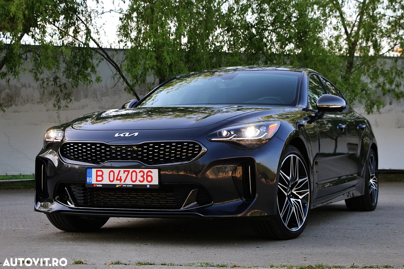 Kia Stinger 3.3 T-GDI AWD GT - 11