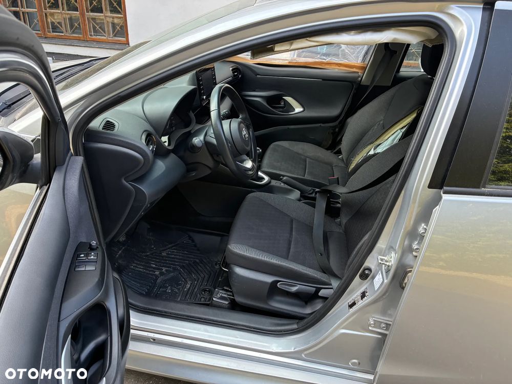Toyota Yaris 1.5 Comfort - 12
