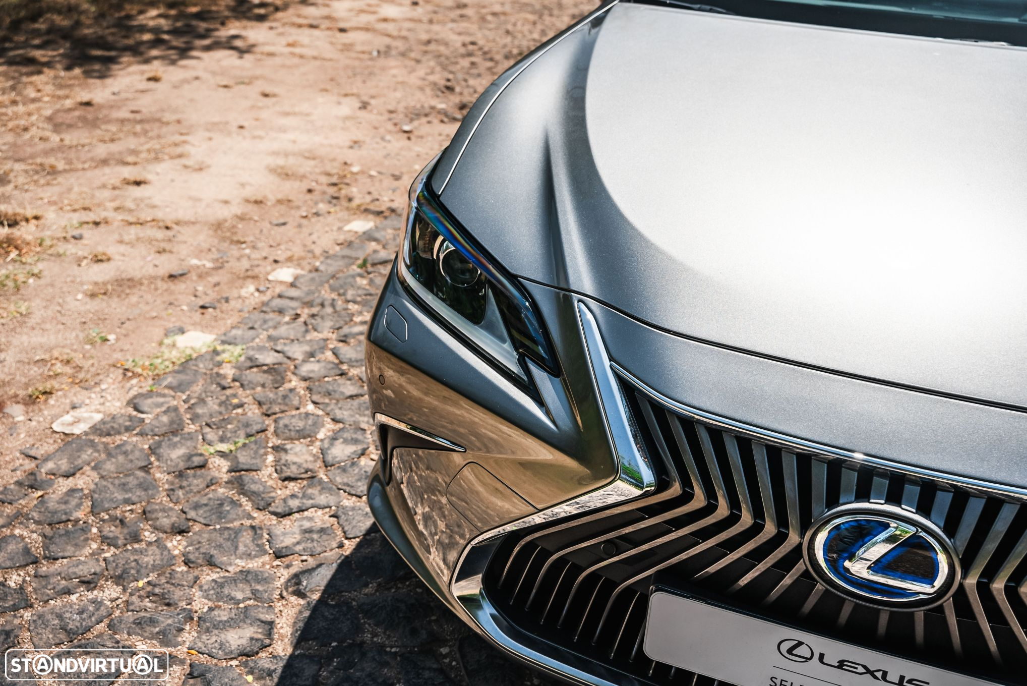 Lexus es-300h Special Edition - 39