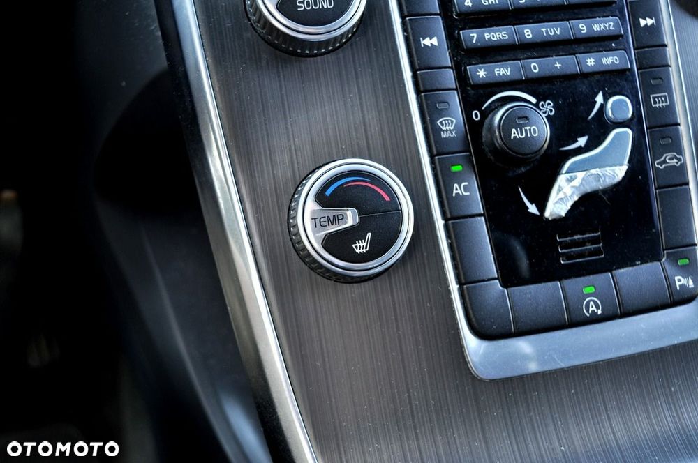 Volvo V60 Cross Country D3 Drive-E Momentum - 18