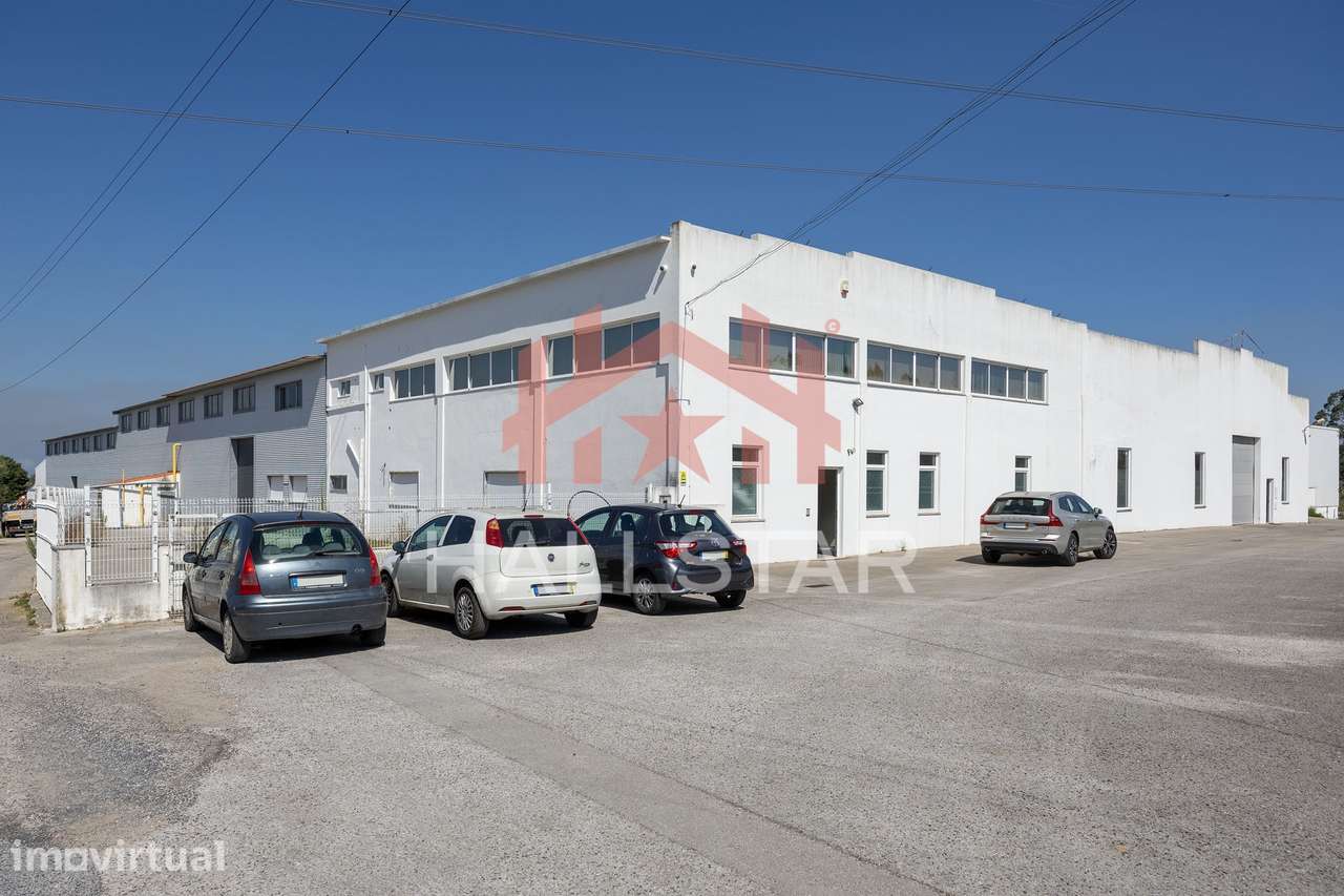 Nave Industrial / Área de 3.700 m2 / Aljubarrota - Grande imagem: 4/49