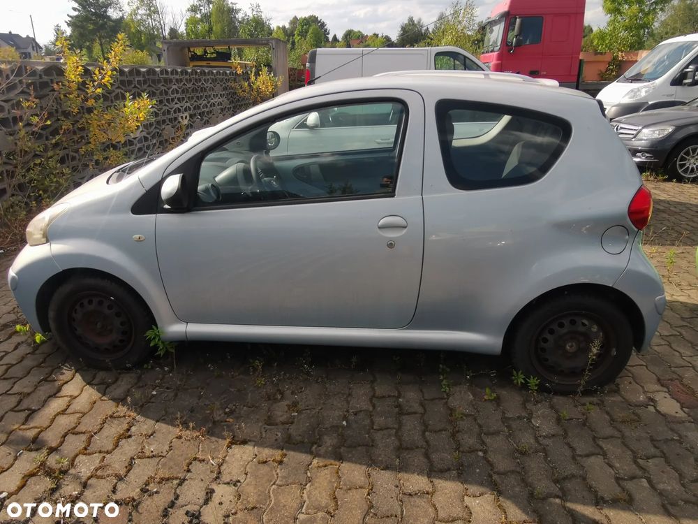 Części Toyota Aygo I 1.0B 1KR-B52 Lakier 8R0 - 1