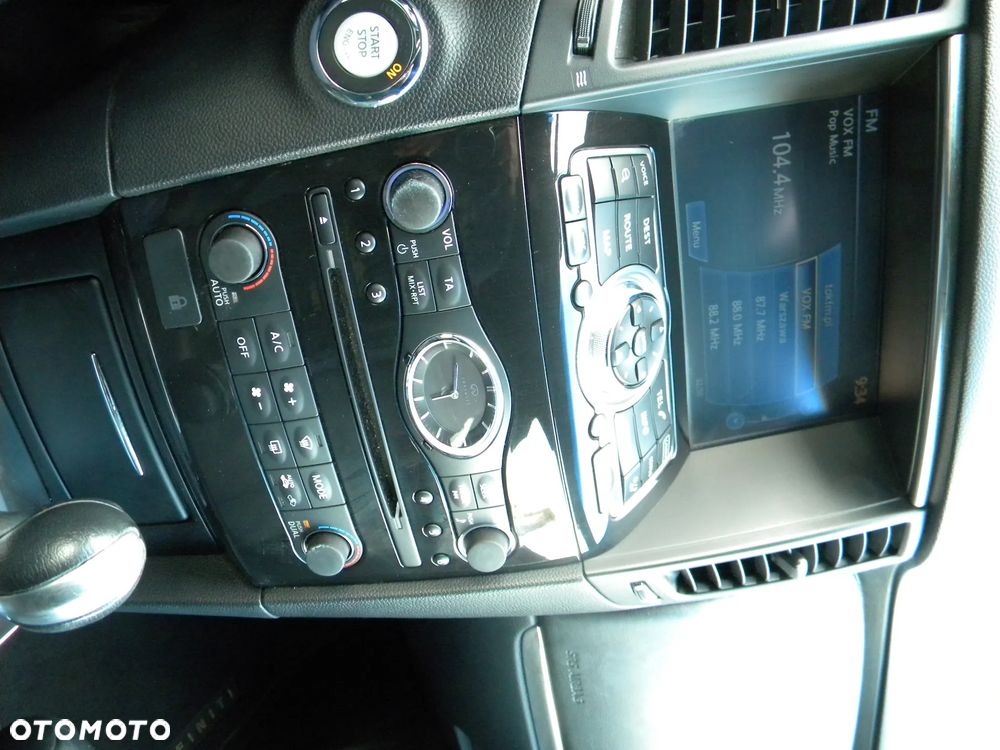 Infiniti Q70 - 9