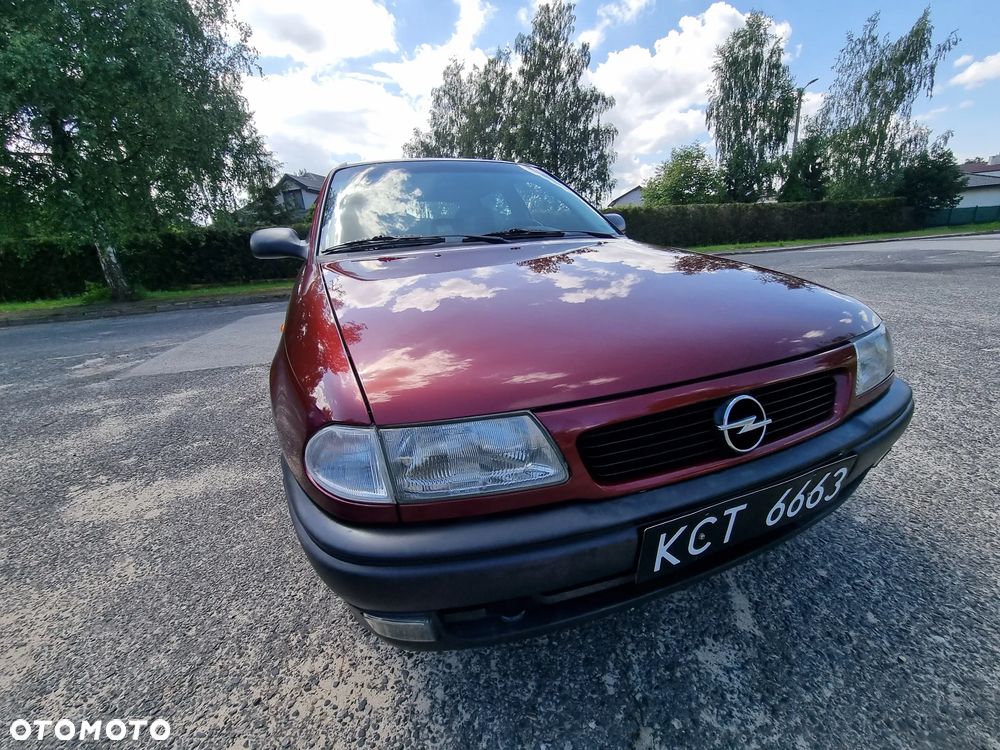 Opel Astra 1.6 GL - 8