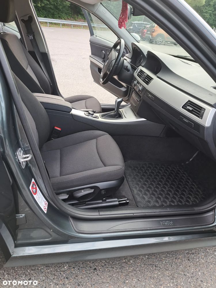 BMW Seria 3 320d xDrive - 12