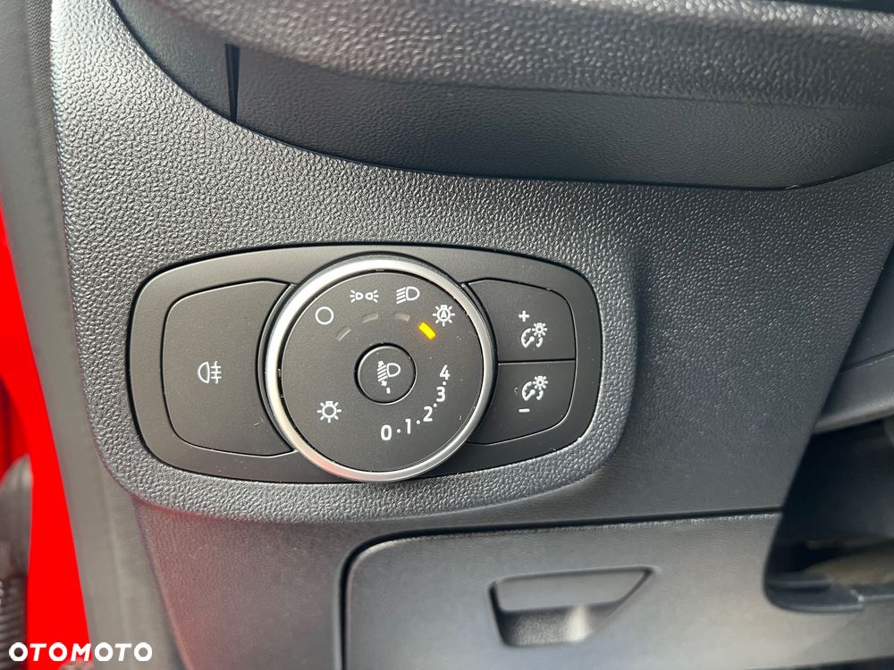 Ford Fiesta 1.1 S&S TITANIUM - 26
