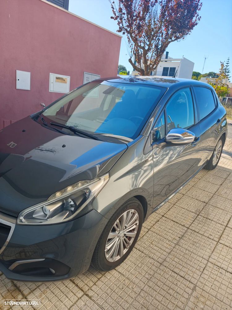 Peugeot 208 1.6 BlueHDi Style - 1