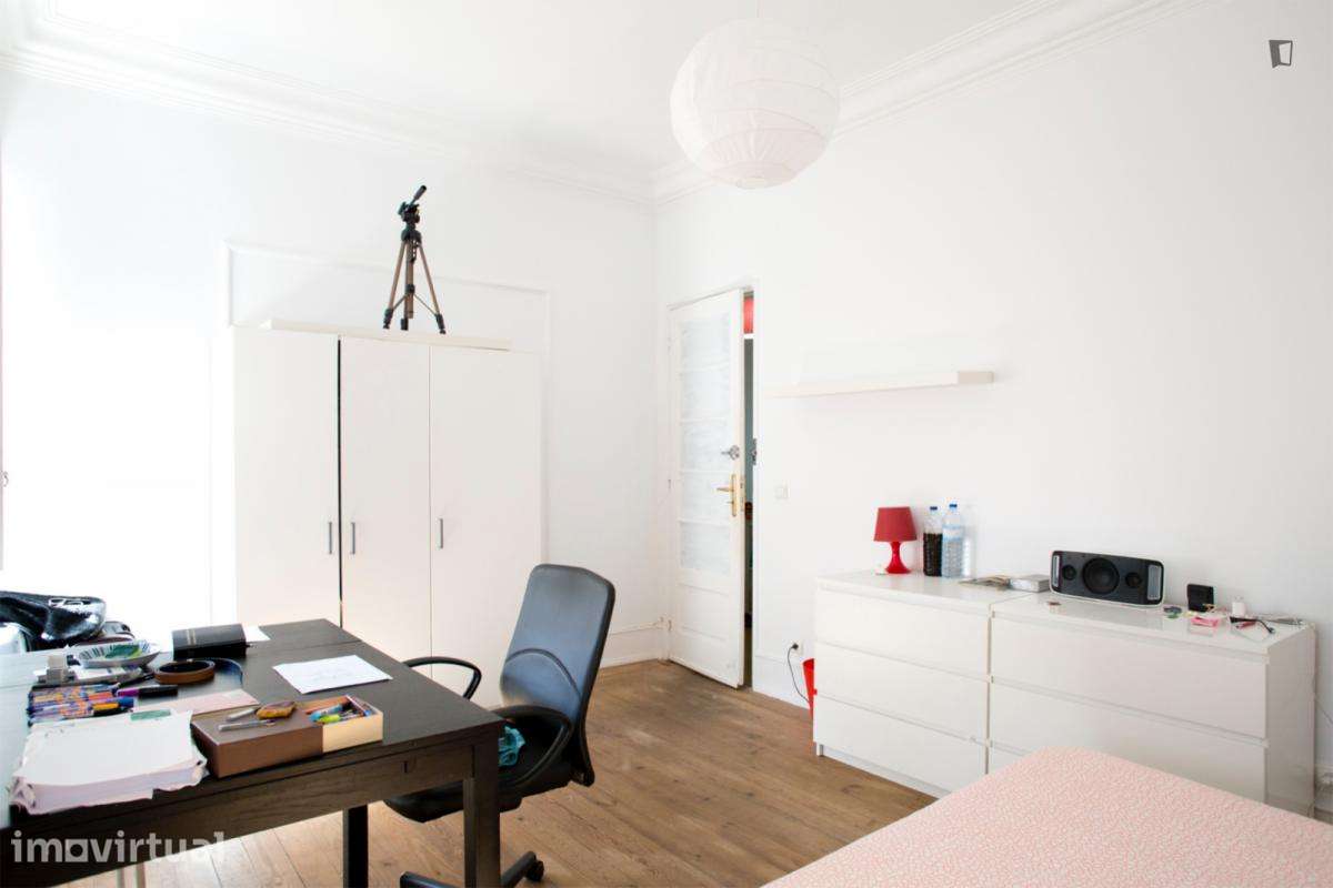 Quarto - localizado em Alameda Lisbon - Grande imagem: 4/16