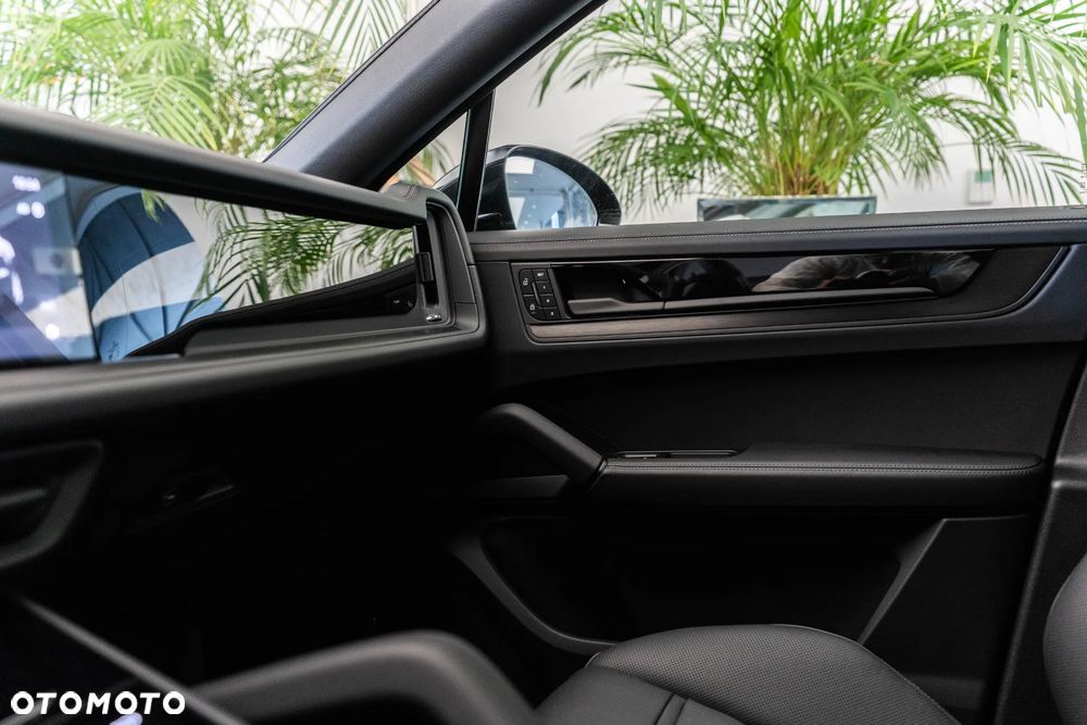 Porsche Cayenne Black Edition - 28