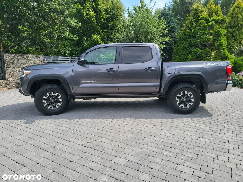 Toyota Tacoma - 3