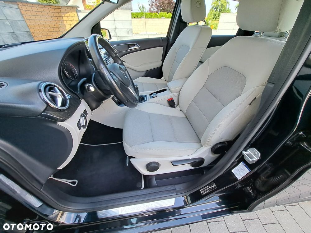 Mercedes-Benz Klasa B 180 (BlueEFFICIENCY) - 10