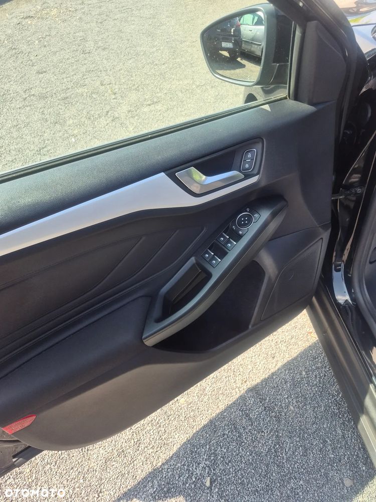 Ford Focus 1.0 EcoBoost STart-Stopp-System TITANIUM DESIGN - 13