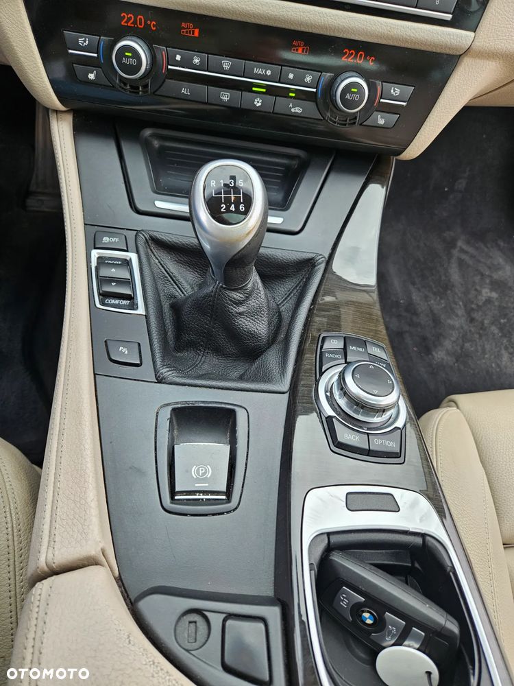 BMW Seria 5 525d - 35