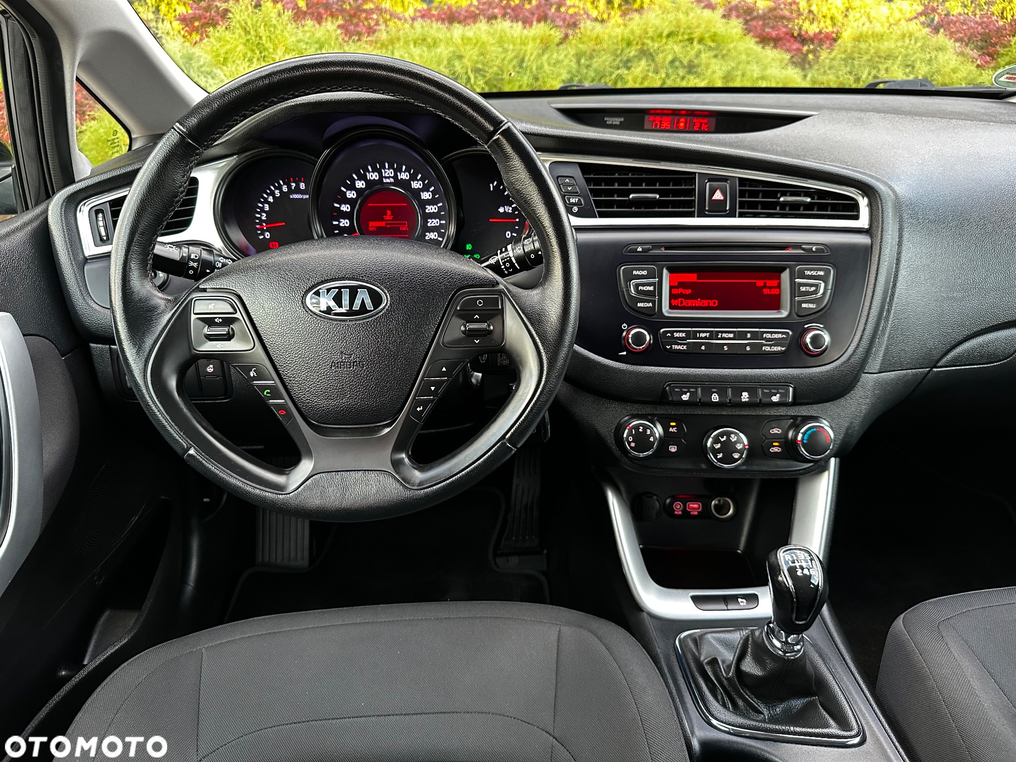 Kia Ceed 1.6 GDI Platinum Edition - 32