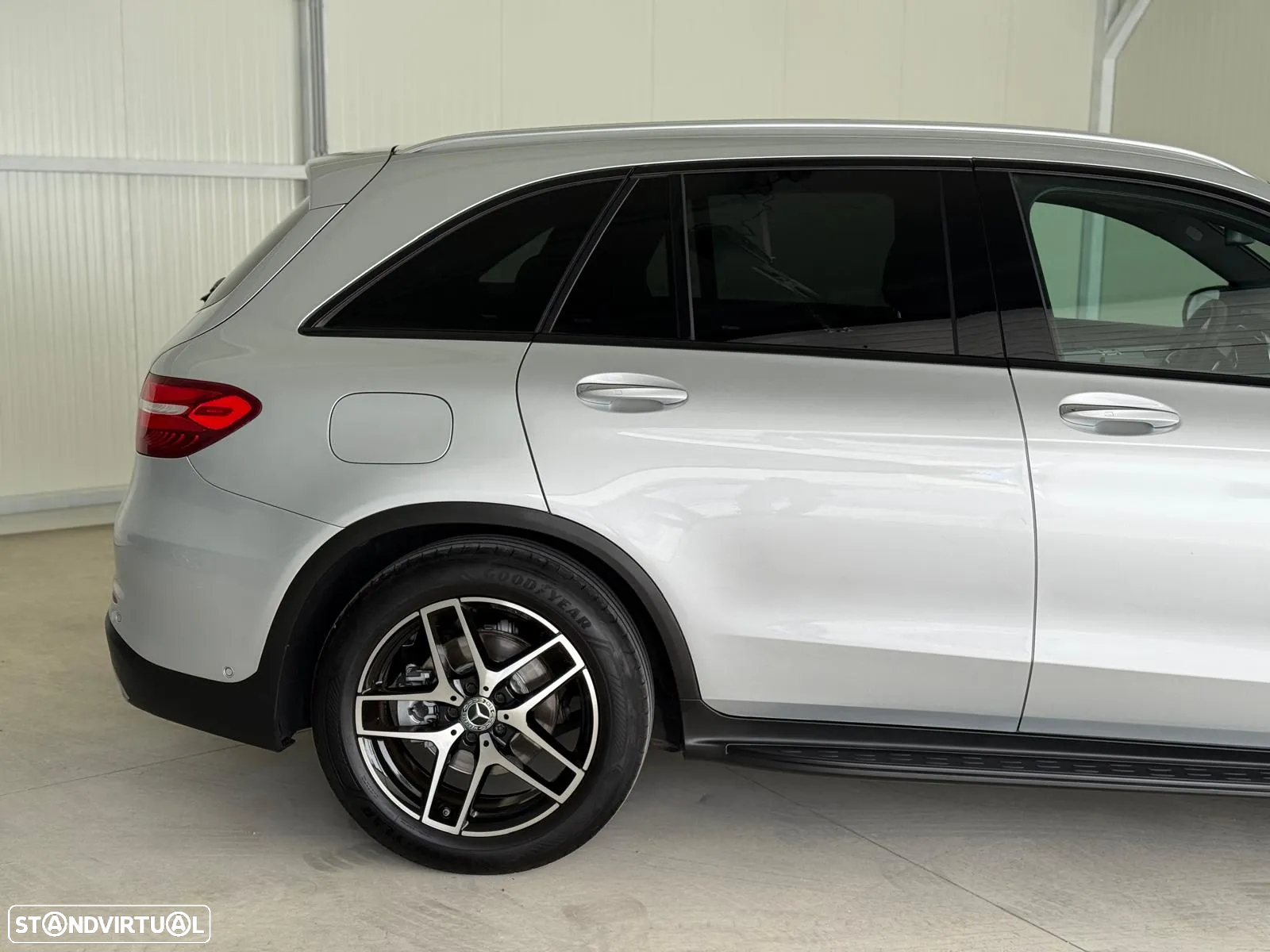 Mercedes-Benz GLC 250 d 4Matic 9G-TRONIC AMG Line - 17