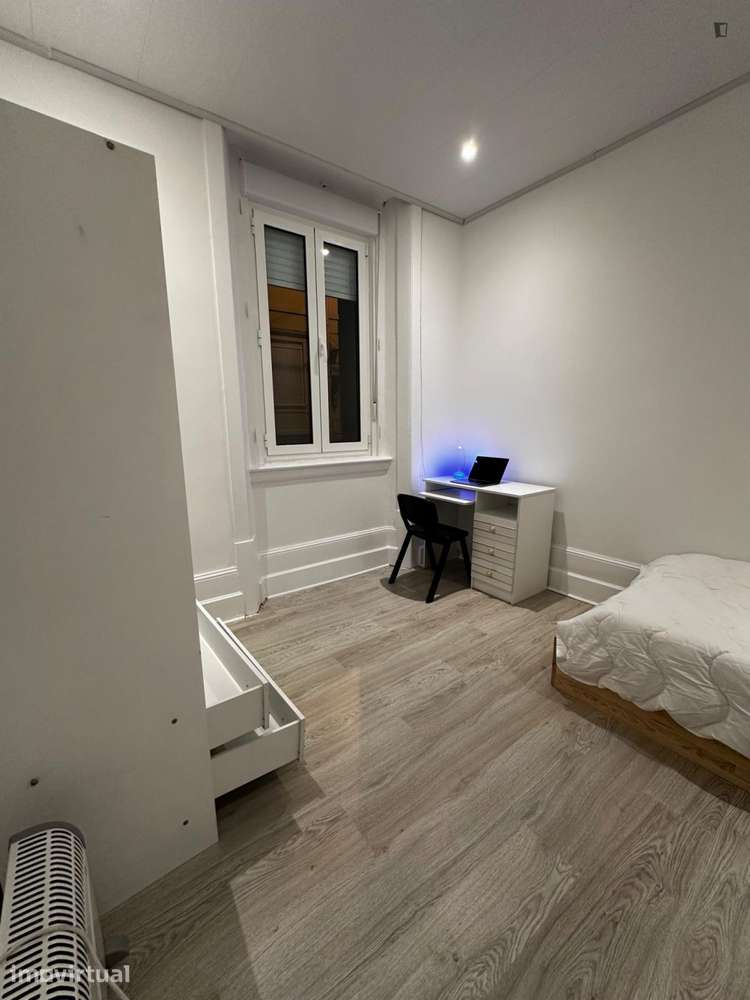 Quarto - localizado em Montes Claros Coimbra - Grande imagem: 5/25