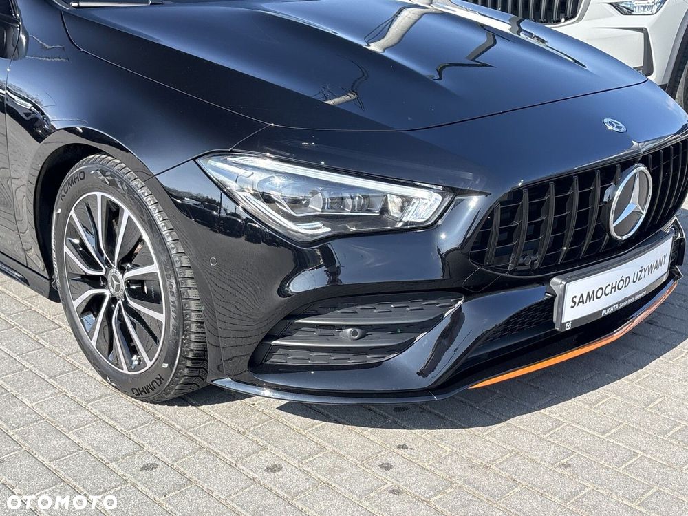 Mercedes-Benz CLA 220 4-Matic Edition 1 7G-DCT - 32