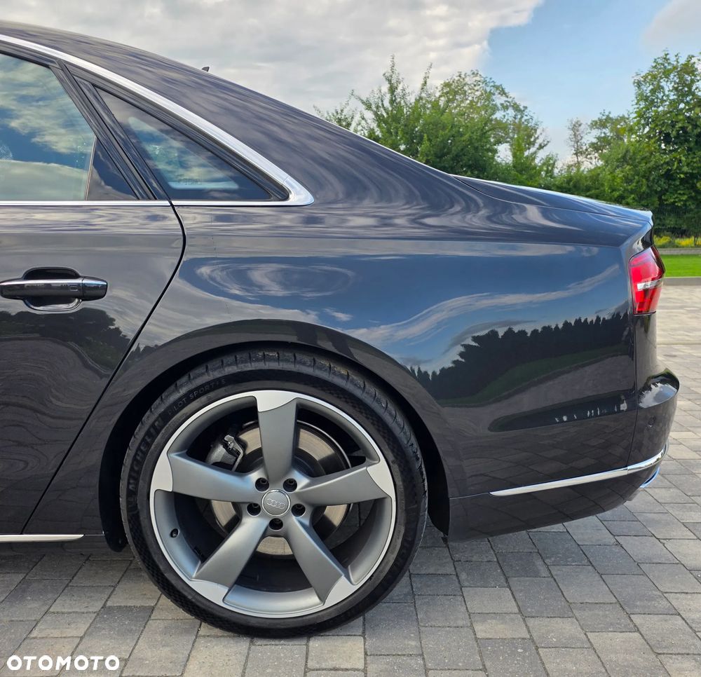 Audi A8 4.2 TDI DPF (clean diesel) quattro tiptronic - 12