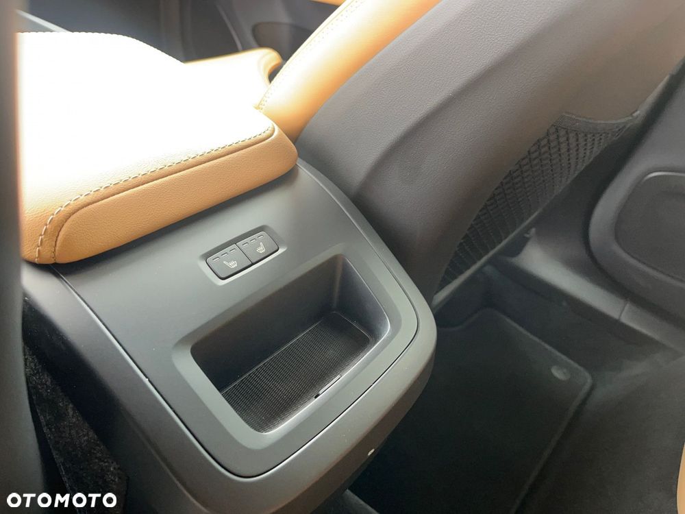 Volvo XC 60 - 25