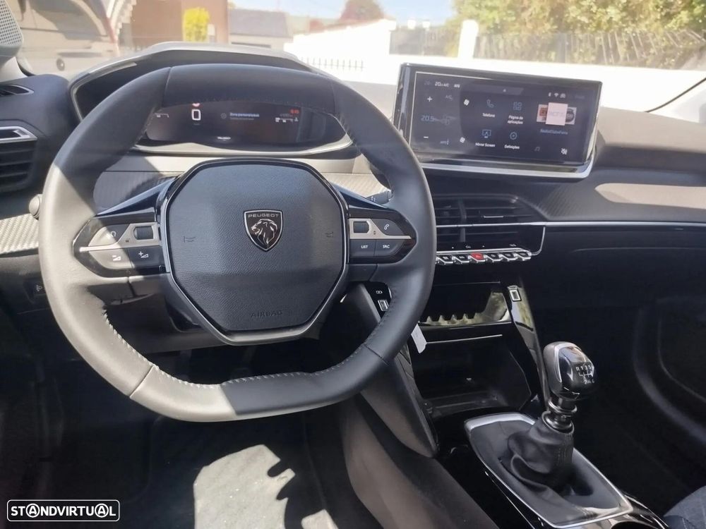 Peugeot 208 TURBO 100 Allure - 28