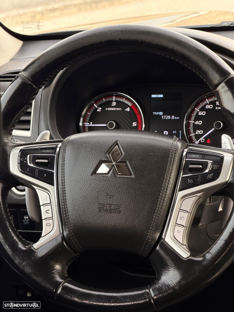 Mitsubishi L200 Pick Up 4x4 S&S Auto Cabine Dupla Select - 24