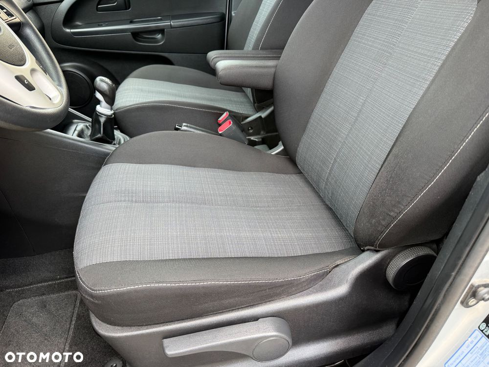 Kia Venga 1.6 CVVT ISG Vision - 28