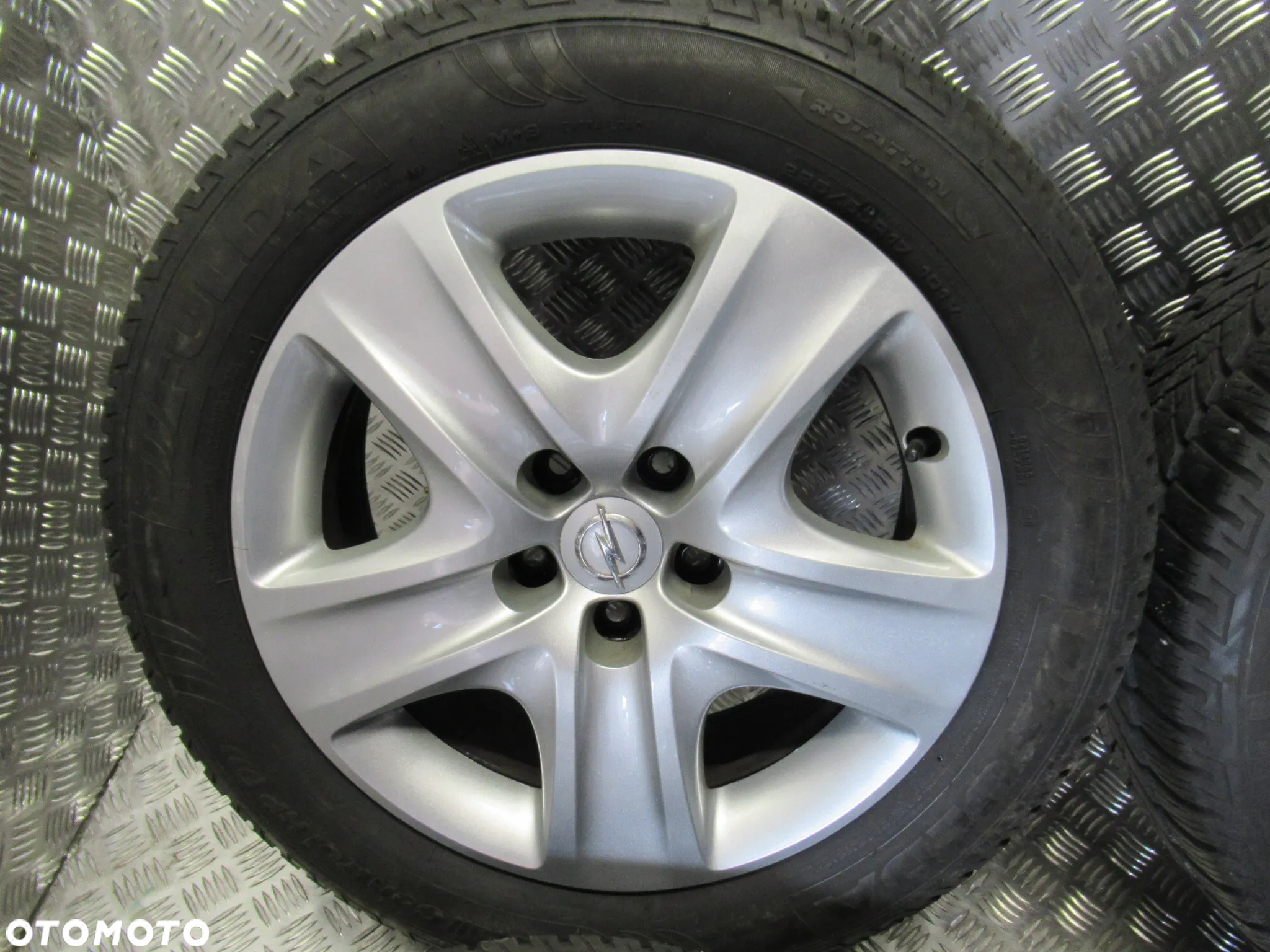 Koła Opel Ampera-e Insignia B Astra J Zafira 7Jx17 et44 5x115 7,6mm CZUJNIKI - 4