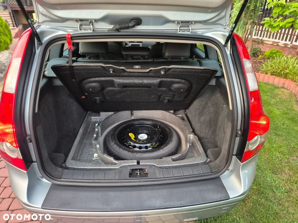 Volvo V50 2.0D Momentum - 12