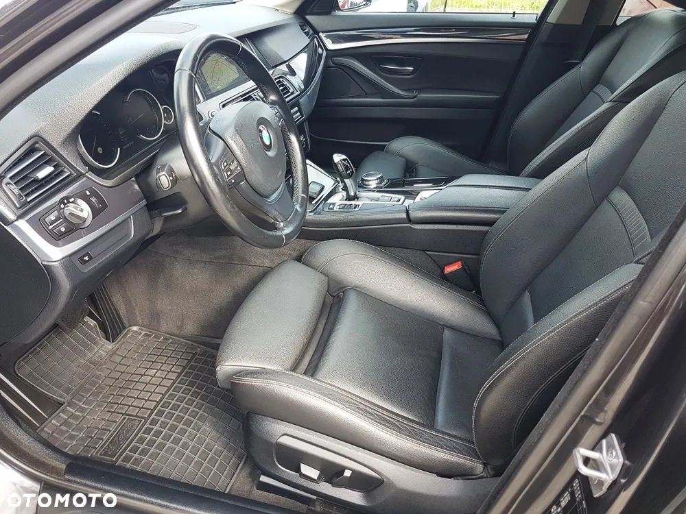 BMW Seria 5 518d Touring Luxury Line - 12