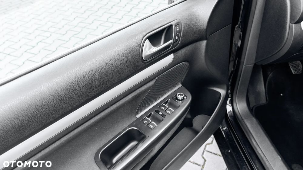 Volkswagen Golf Variant ver-1-4-tsi-edition - 14