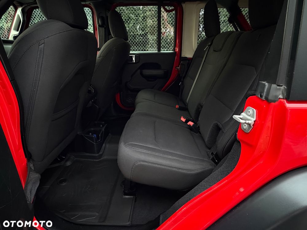 Jeep Wrangler - 30